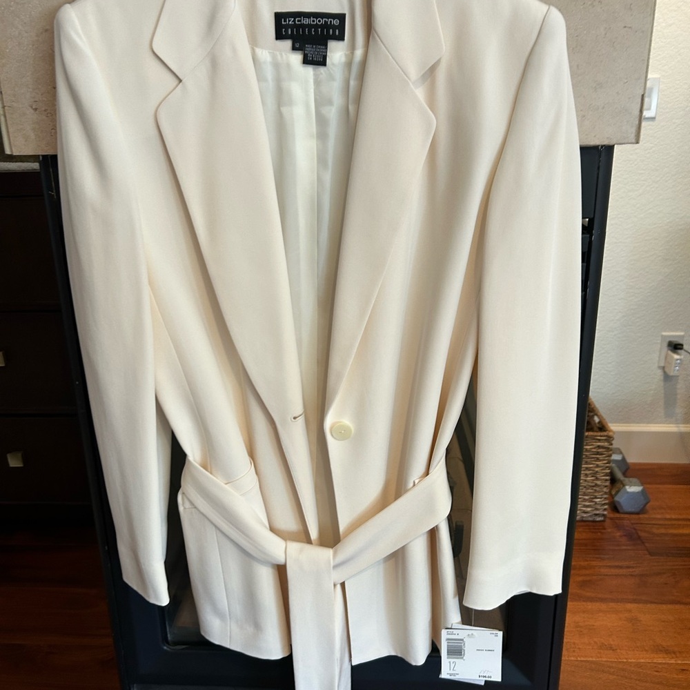 Liz Claiborne Women's Ivory Belted Blazer and matching skirt 100% silk